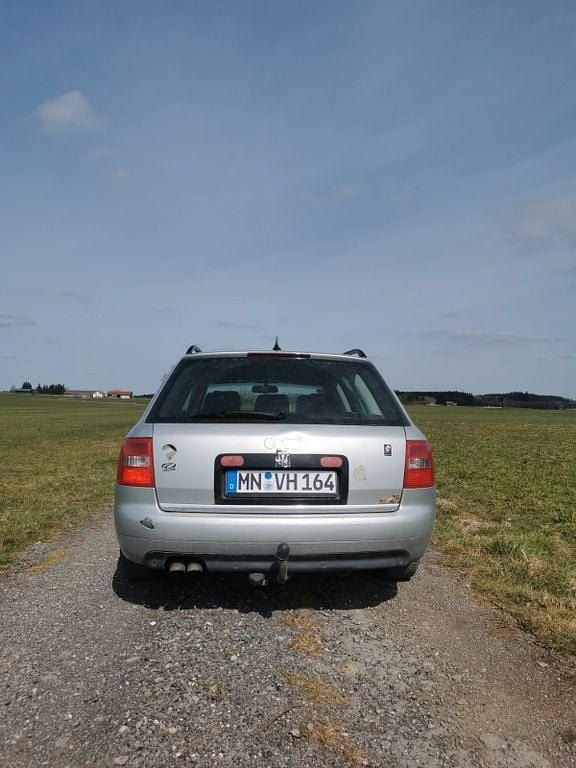 Second-hand Audi A6 163 CP (119 kW) 2005 Argintiu Break