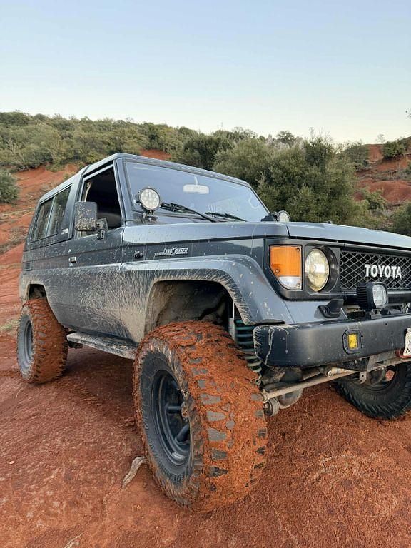 Grau Gebraucht 1987 Toyota Land Cruiser SUV | 17.000 € - Bild 1/4
