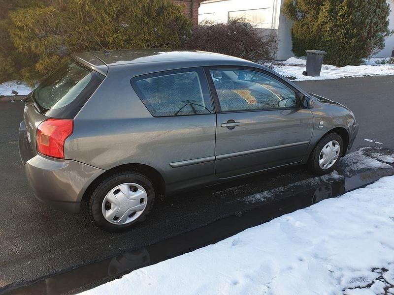 Gebraucht Toyota Corolla 97 PS (71 kW) 2002 Grau Limousine