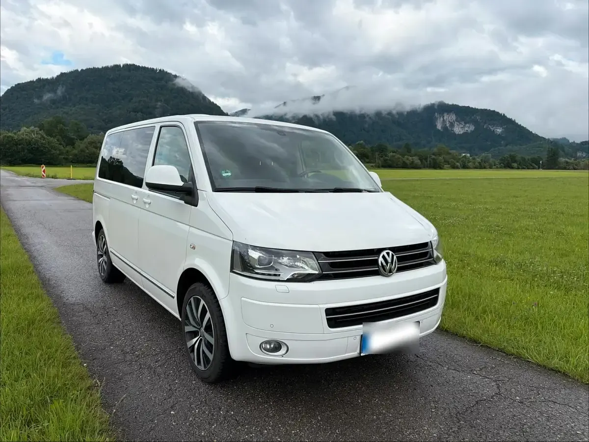 Gebraucht VW Multivan Highline 180 PS (132 kW) 2015 Weiß Van / Kleinbus