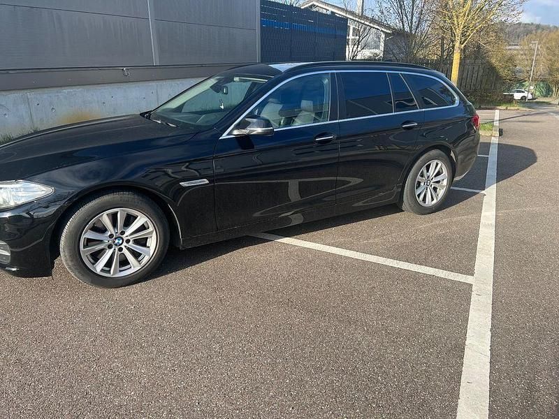 Gebraucht BMW 525 Luxury Line 218 PS (160 kW) 2015 Schwarz Kombi