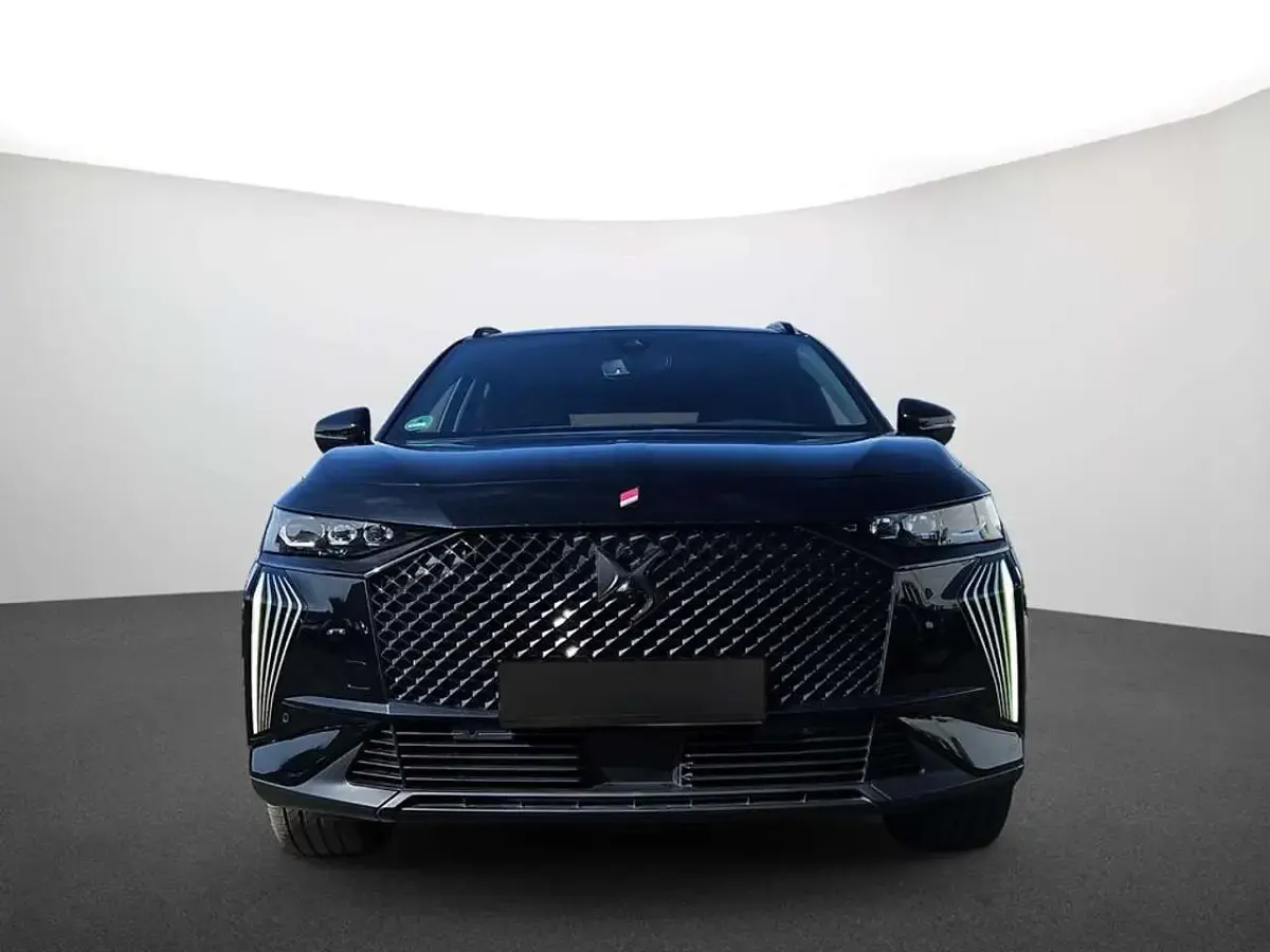 Gebraucht DS Automobiles DS7 Crossback Performance Line Plus 131 PS (96 kW) 2023 Lackierung schwarz perla nera/metallic klarlack SUV