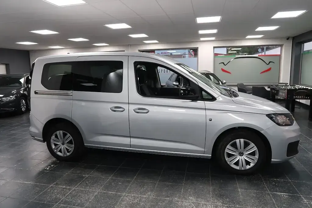 Gebraucht VW Caddy Basis 122 PS (89 kW) 2022 Silber Van / Kleinbus