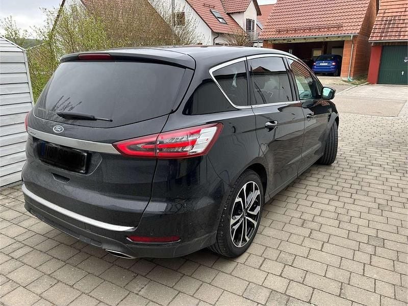 Gebraucht Ford S-MAX Titanium 190 PS (139 kW) 2019 Schwarz Van / Kleinbus