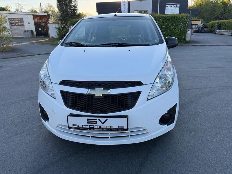 Weiß Gebraucht 2010 Chevrolet Spark Kleinwagen | 2.950 € (Teuer) - Bild 1/4