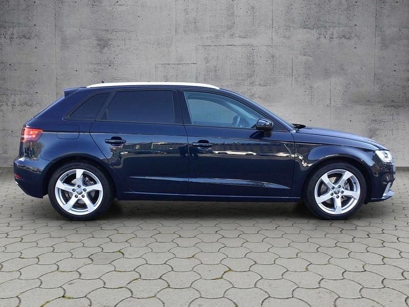 Gebraucht Audi A3 Design 116 PS (85 kW) 2018 Blau Limousine