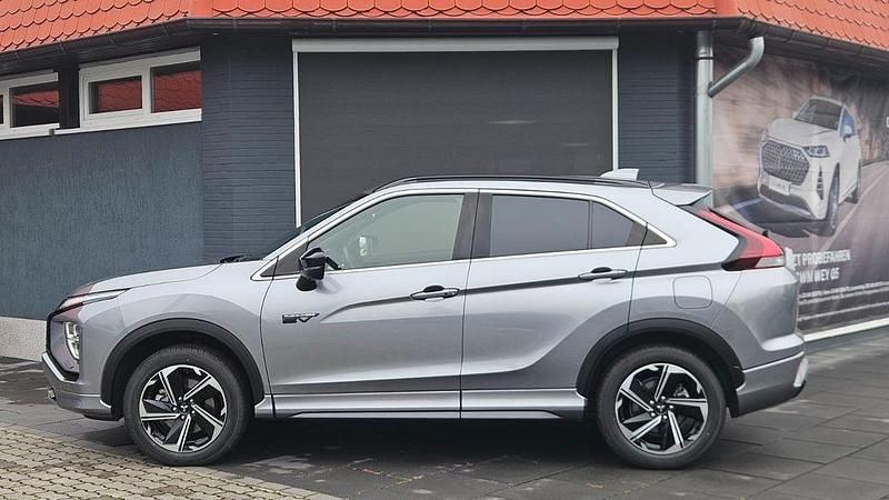 Gebraucht Mitsubishi Eclipse Cross Plus 98 PS (72 kW) 2022 Grau SUV