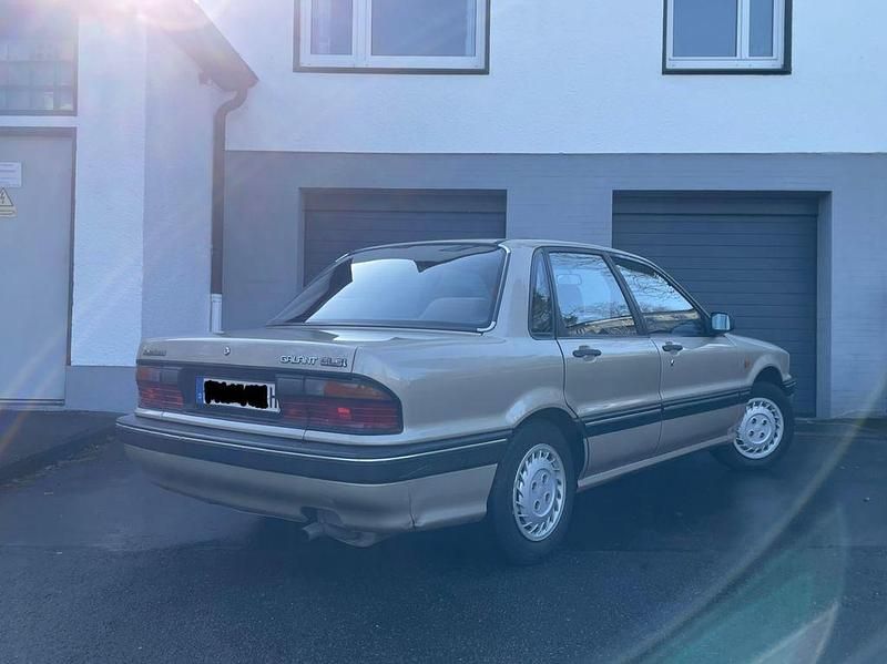 Gebraucht Mitsubishi Galant 90 PS (66 kW) 1990 Gold Limousine