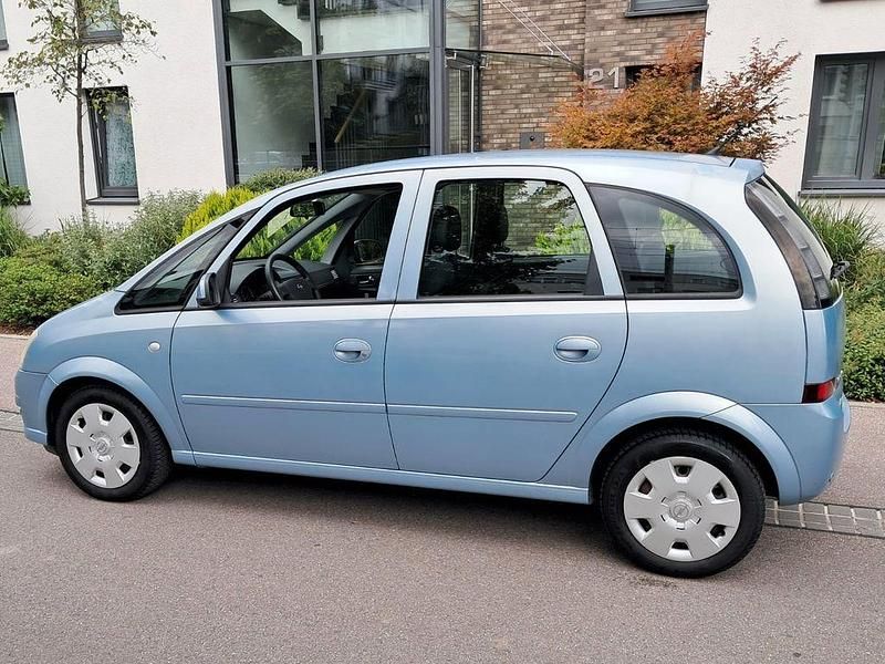 Blau Gebraucht 2005 Opel Meriva Van / Kleinbus | 3.700 € (Etwas zu teuer) - Bild 1/4