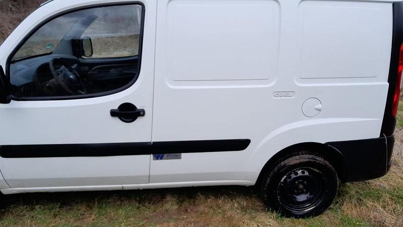 Gebraucht Fiat Doblò 75 PS (55 kW) 2009 Weiß Van / Kleinbus