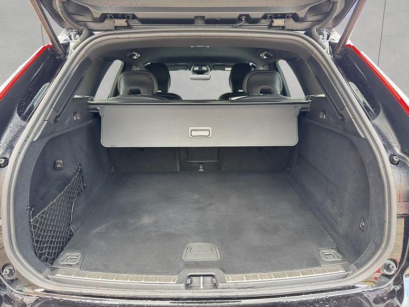 Gebraucht Volvo XC60 Plus 250 PS (183 kW) 2024 Schwarz SUV