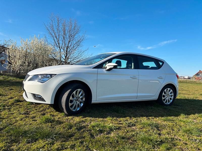 Gebraucht Seat Leon Style 110 PS (80 kW) 2014 Weiß Limousine