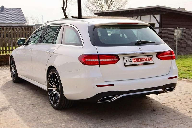 Gebraucht Mercedes E350 AMG line 258 PS (189 kW) 2018 Polarweiss Kombi