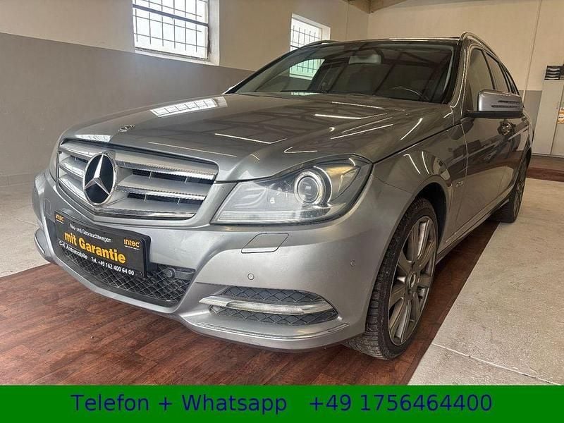 Grau Gebraucht 2012 Mercedes C350 Avantgarde Limousine | 10.290 € (Superpreis) - Bild 1/4