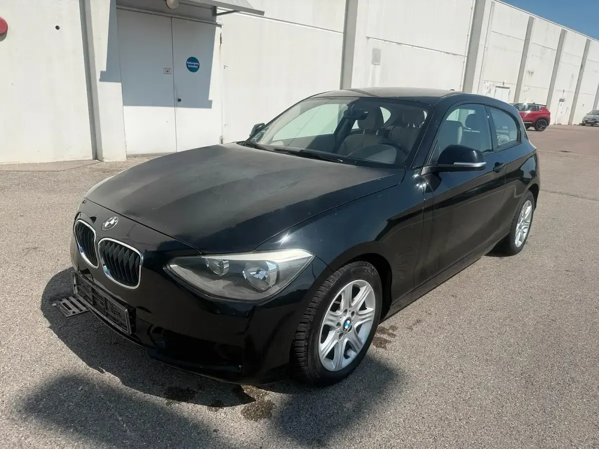 Gebraucht BMW 114 105 PS (77 kW) 2013 Schwarz Kleinwagen