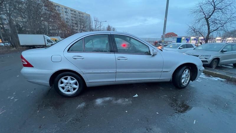 Gebraucht Mercedes C180 143 PS (105 kW) 2004 Silber Limousine
