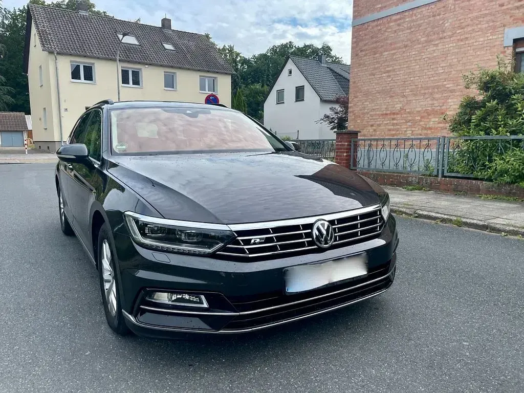 Gebraucht VW Passat R-line 190 PS (139 kW) 2019 Braun Kombi
