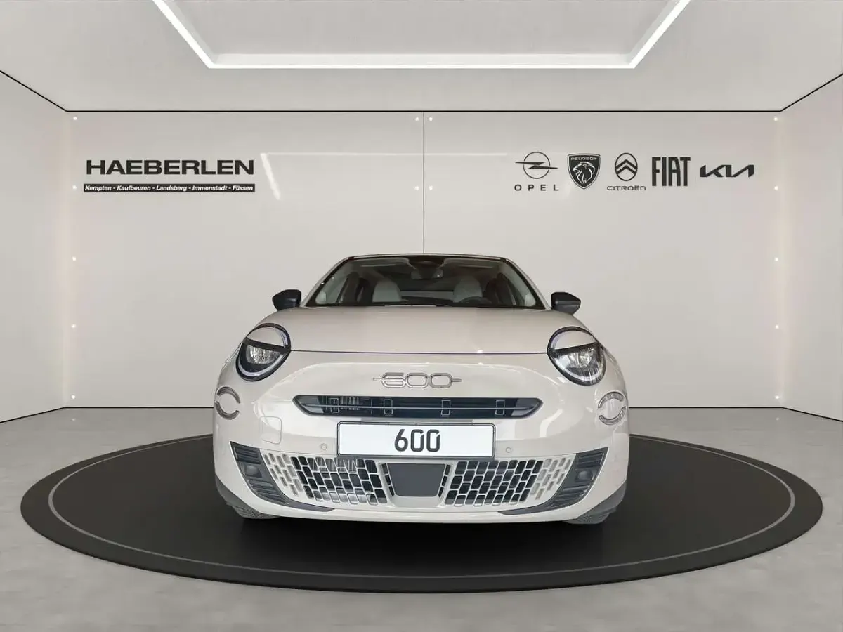 Neu Fiat 600 Business 110 PS (80 kW) 2026 Cappuccino beige SUV