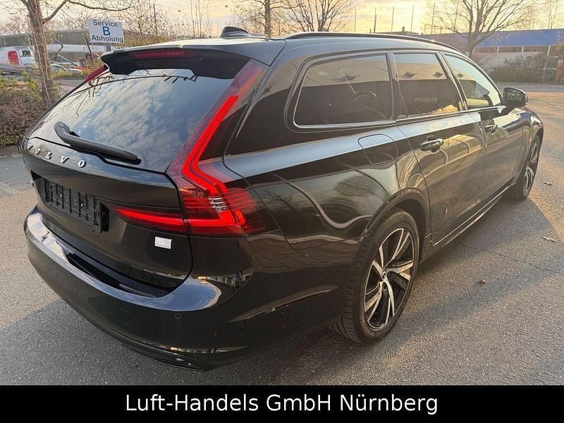 Gebraucht Volvo V90 R-Design 253 PS (186 kW) 2021 Black solid "stone" / solid Kombi