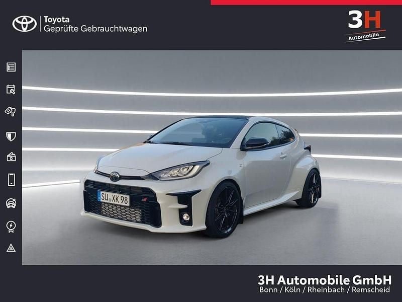 Weiß Gebraucht 2024 Toyota Yaris Basis Kleinwagen | 39.490 € (Fairer Preis) - Bild 1/4