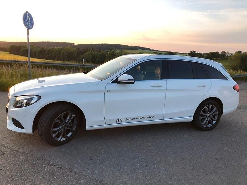 Gebraucht Mercedes C220 170 PS (125 kW) 2018 Weiß Limousine
