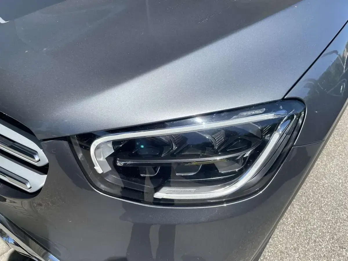 Gebraucht Mercedes GLC200 163 PS (119 kW) 2022 Lack selenitgrau SUV