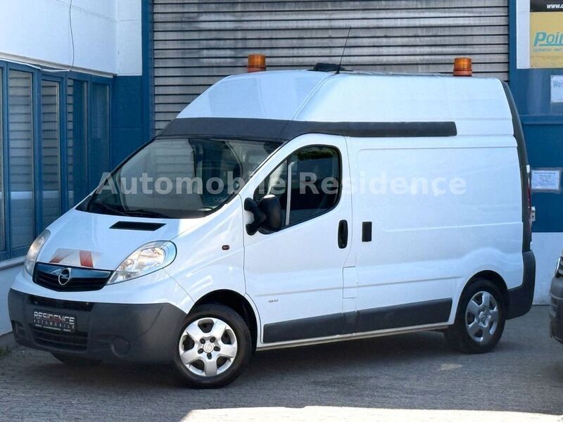 Casabl/arctic/eisweiss/kaolin Gebraucht 2012 Opel Vivaro Van | 14.980 € - Bild 1/4