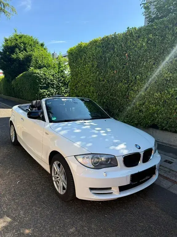 Gebraucht BMW 120 Cabriolet 177 PS (130 kW) 2011 Weiß Cabrio