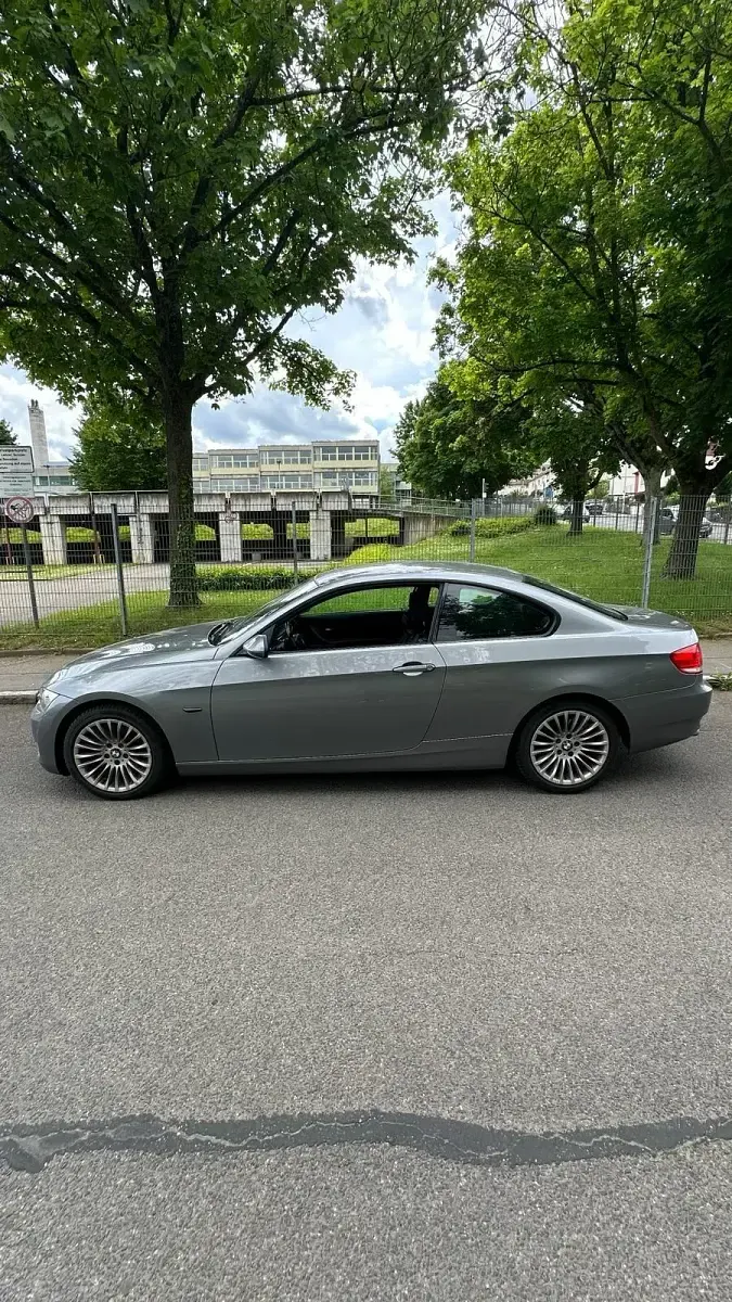 Gebraucht BMW 320 170 PS (125 kW) 2008 Grau Coupé