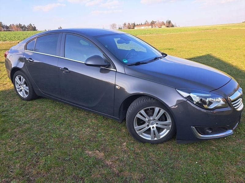 Gebraucht Opel Insignia 163 PS (119 kW) 2015 Grau Limousine
