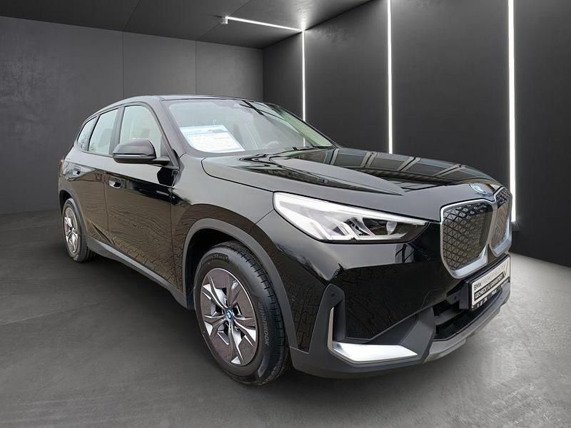 Gebraucht BMW iX1 Performance 230 kW (313 PS) 2023 Schwarz uni SUV