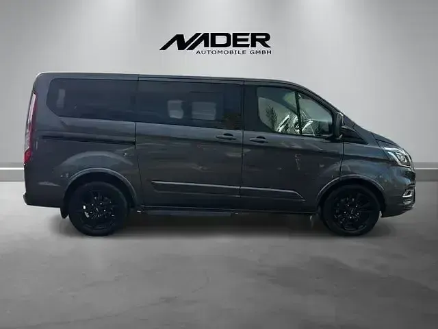 Gebraucht Ford Tourneo Custom Titanium 170 PS (125 kW) 2018 Grau Van