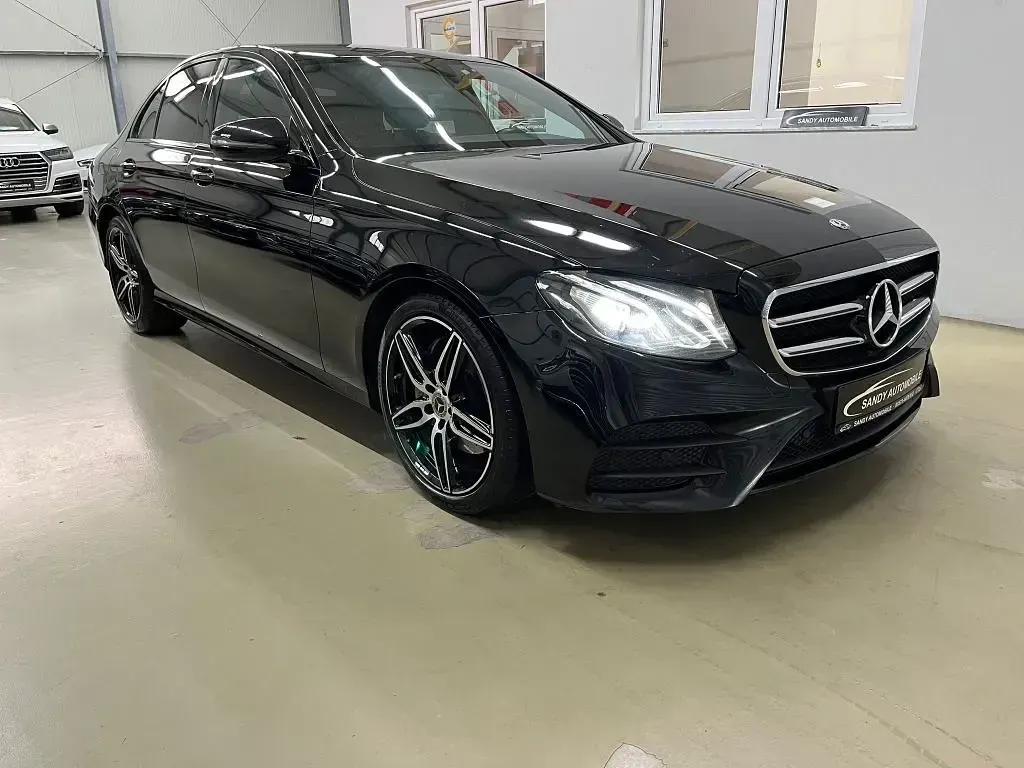 Second-hand Mercedes E300 AMG line 245 CP (180 kW) 2019 Negru Berlinǎ