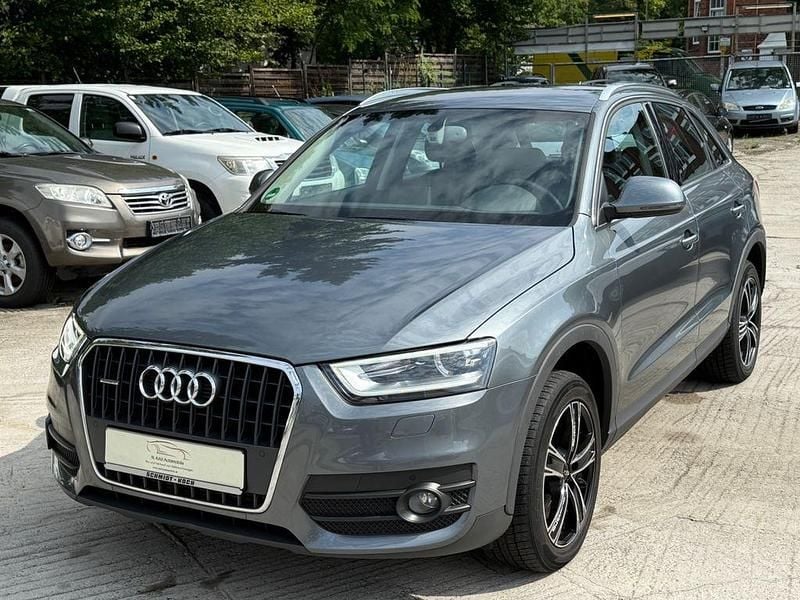 Grau Gebraucht 2012 Audi Q3 Sport SUV | 11.499 € (Guter Preis) - Bild 1/4