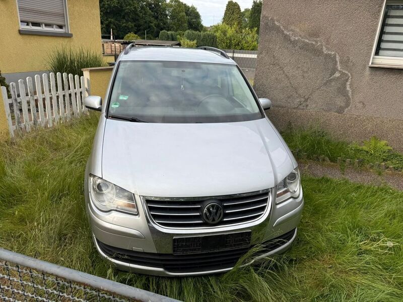 Gebraucht 2008 VW Touran Trendline Van / Kleinbus | 2.900 € (Superpreis) - Bild 1/4