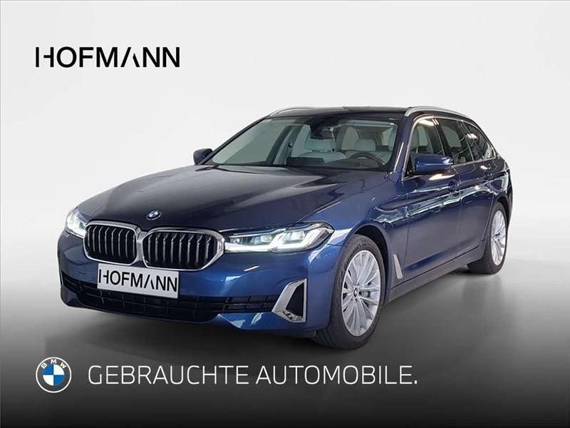 Phytonicblau metallic Gebraucht 2022 BMW 540 Luxury Line Kombi | 44.737 € (Superpreis) - Bild 1/3