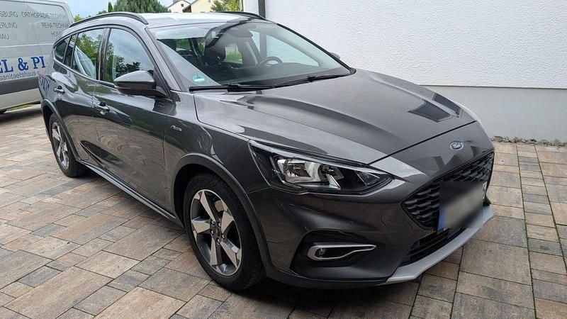 Grau Gebraucht 2019 Ford Focus Active Kombi | 10.500 € (Superpreis) - Bild 1/4