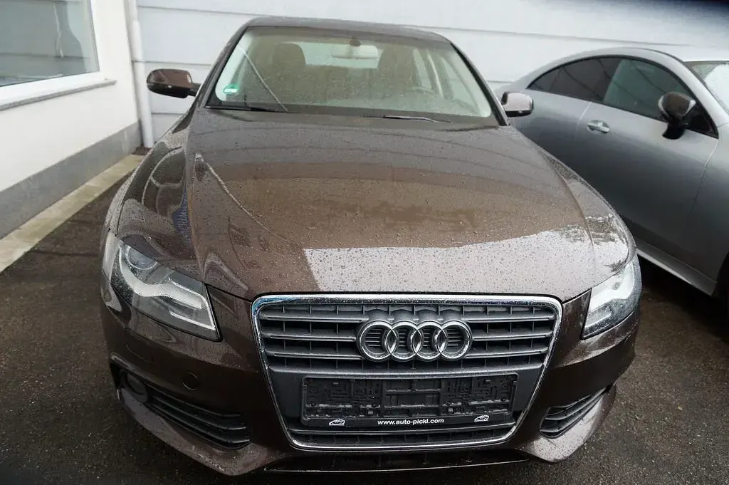 Gebraucht Audi A4 Attraction 120 PS (88 kW) 2011 Braun Limousine