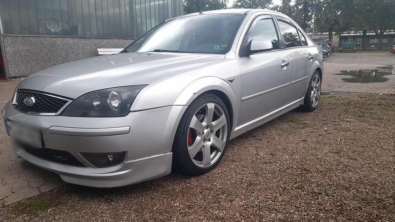 Gebraucht Ford Mondeo 125 PS (91 kW) 2006 Silber Limousine