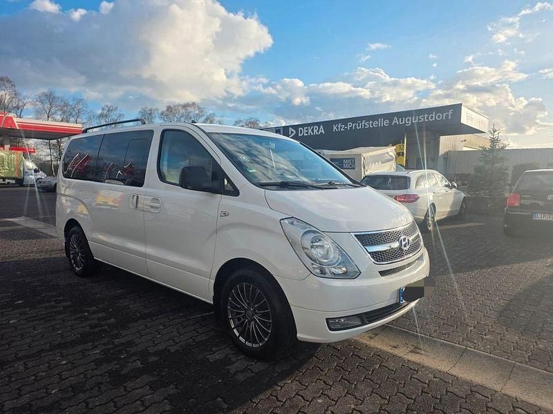 Gebraucht Hyundai H-1 170 PS (125 kW) 2012 Weiß Van / Kleinbus