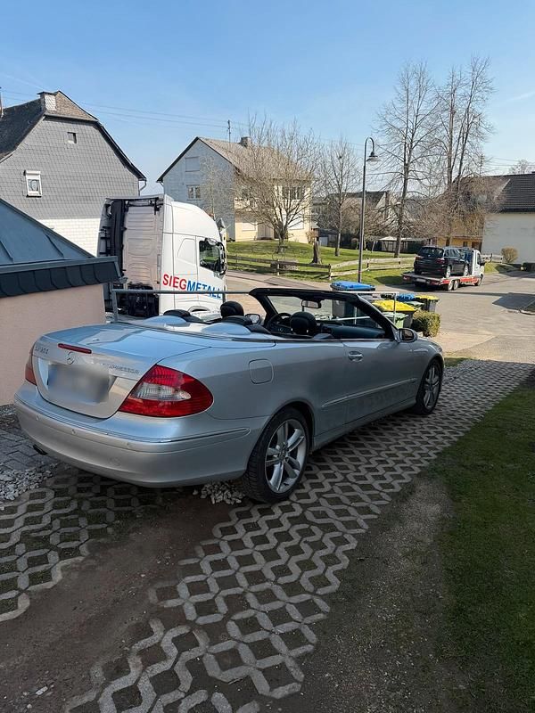 Gebraucht Mercedes CLK200 184 PS (135 kW) 2009 Silber Cabrio