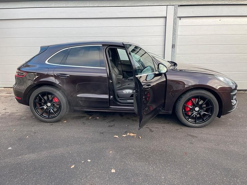Gebraucht Porsche Macan Turbo 400 PS (294 kW) 2015 Braun SUV
