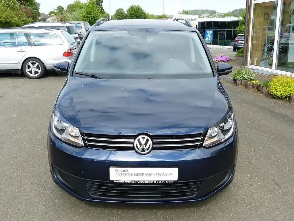 Gebraucht VW Touran Trendline 105 PS (77 kW) 2015 Blau Van / Kleinbus