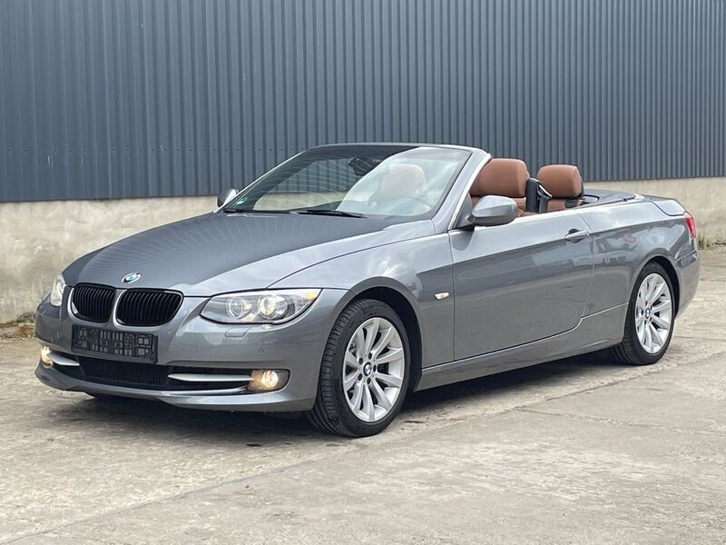 Grau Gebraucht 2012 BMW 330 Cabriolet Performance Cabrio | 16.600 € (Fairer Preis) - Bild 1/4