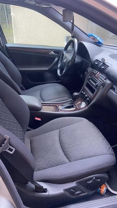 Gebraucht Mercedes C180 143 PS (105 kW) 2003 Grau Limousine