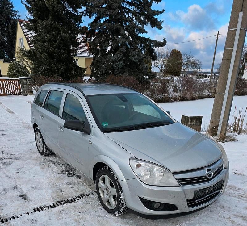 Gebraucht Opel Astra Edition 120 PS (88 kW) 2008 Silber Kombi