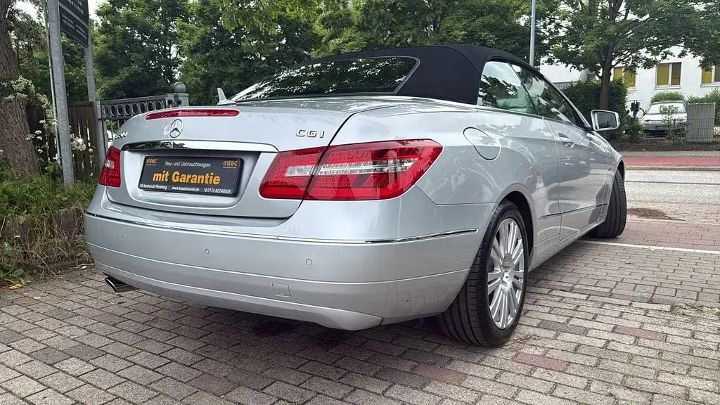 Gebraucht Mercedes E200 184 PS (135 kW) 2011 Silber Cabrio