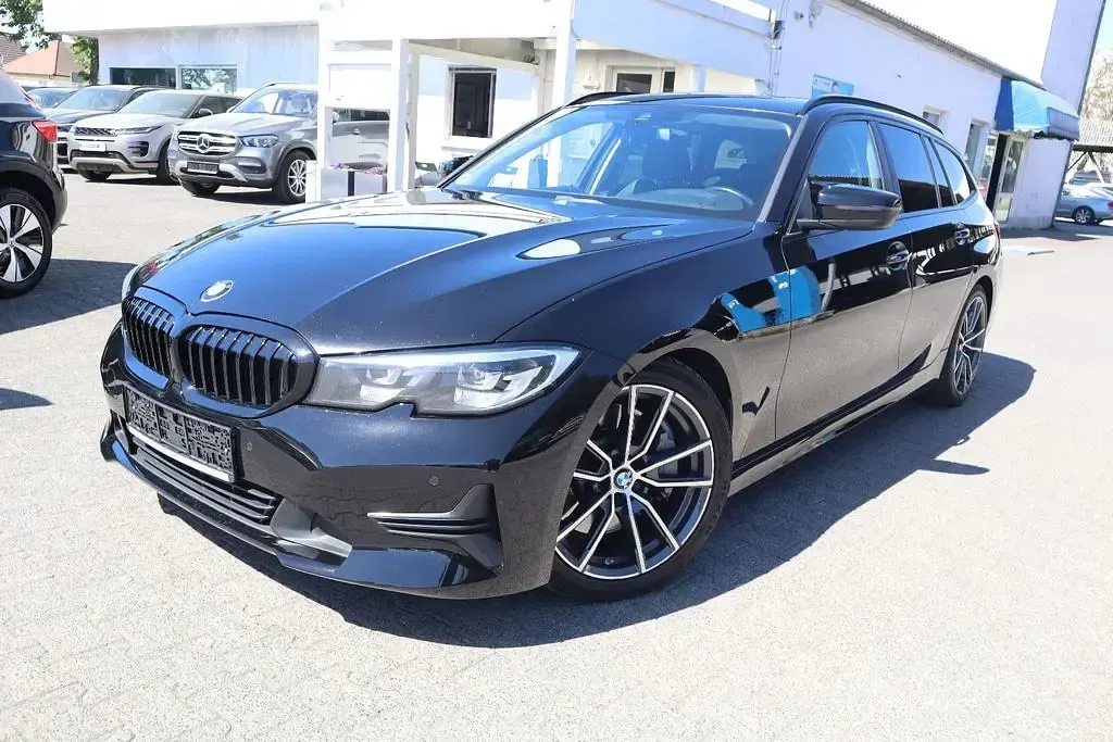 Second-hand BMW 330 Advantage 265 CP (194 kW) 2020 Negru Break