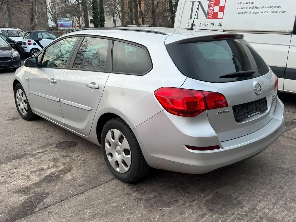 Gebraucht Opel Astra 95 PS (69 kW) 2011 Kombi