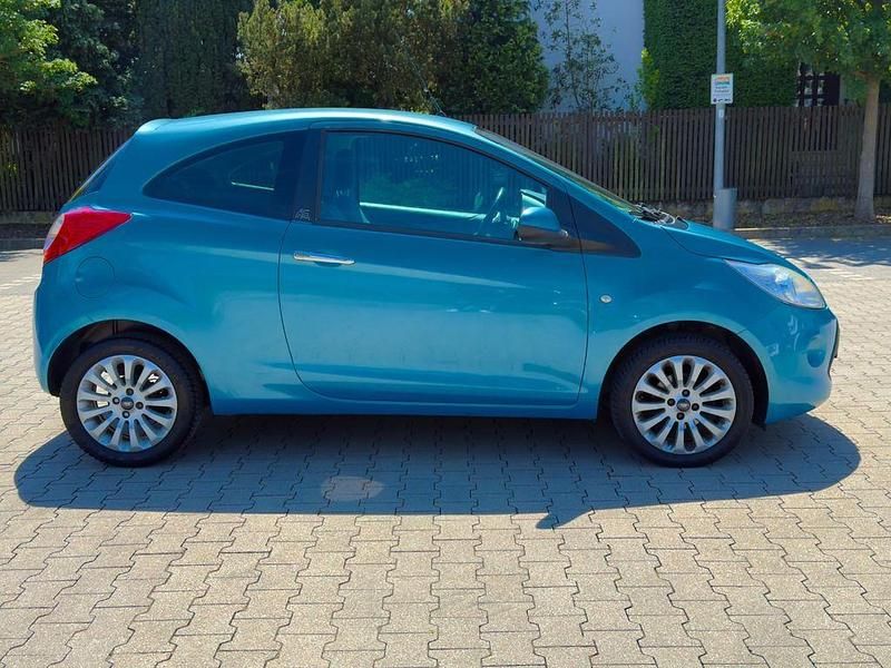 Gebraucht Ford Ka Titanium 69 PS (50 kW) 2012 Blau Kleinwagen
